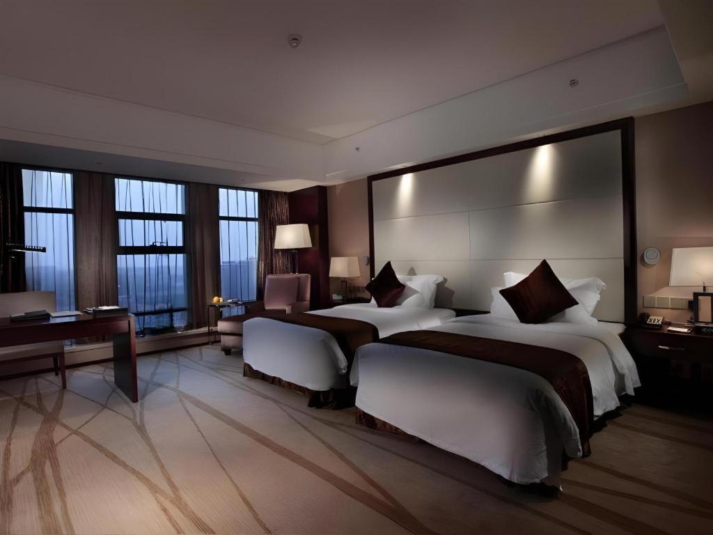 White Swan Hotel Чанша Екстериор снимка
