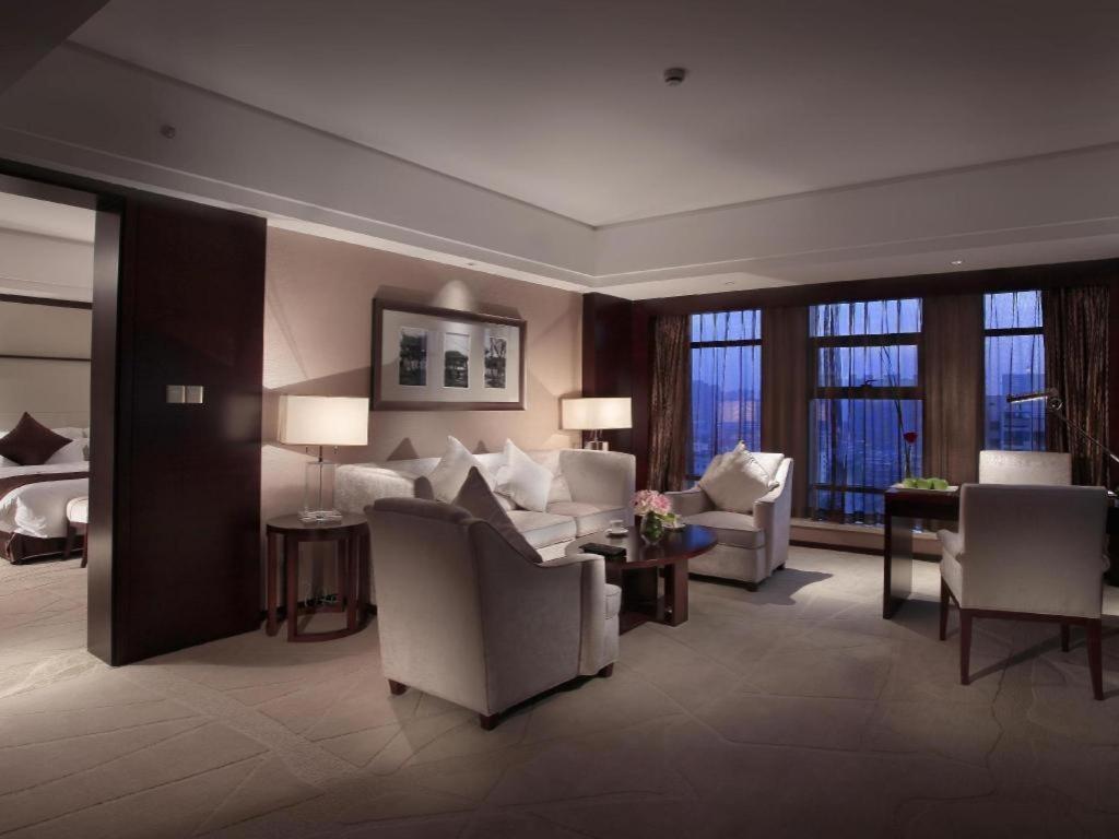 White Swan Hotel Чанша Екстериор снимка