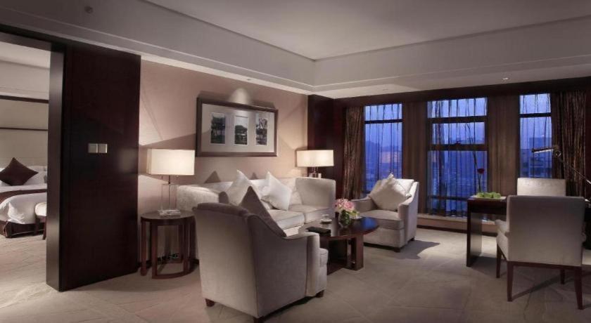 White Swan Hotel Чанша Екстериор снимка